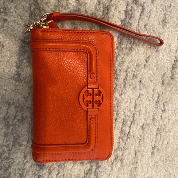 Tory Burch Handbags - Tory burch wallet